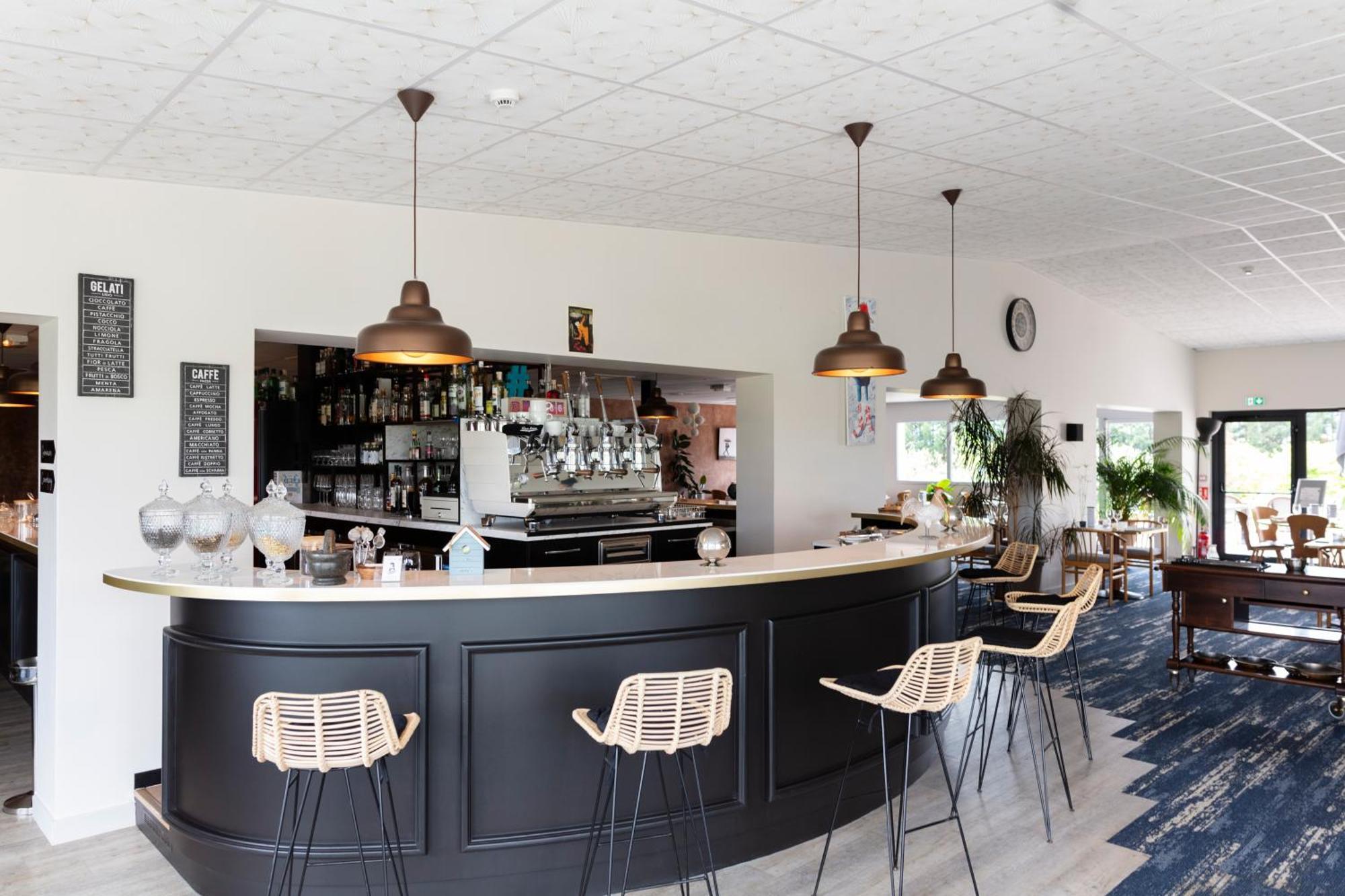 Artemis Hotel & Spa Bistro Coquet Brioude Exterior foto